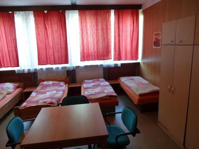 Hostel Monty Říčany Zimmer foto
